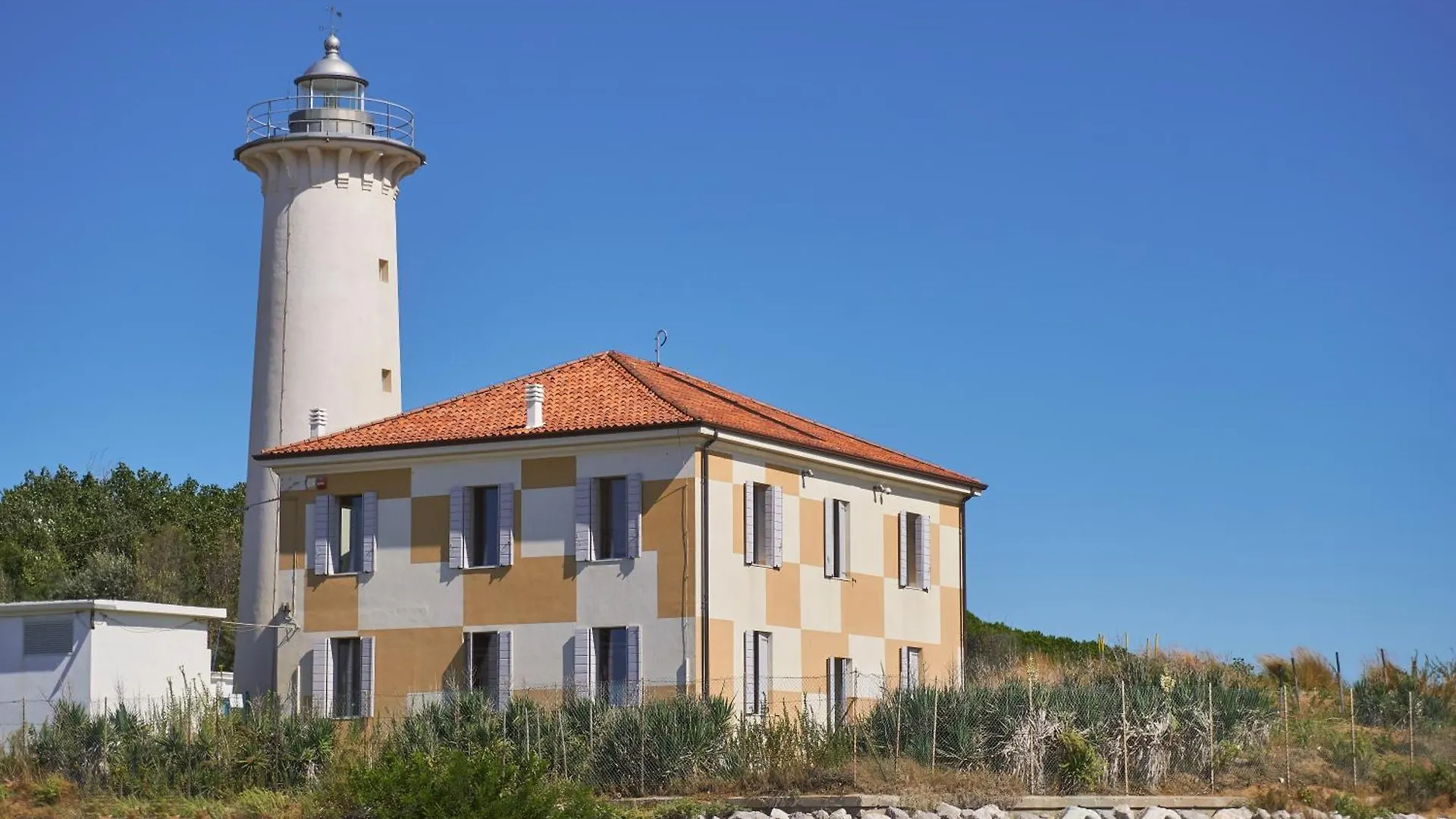 Flat In A Building Surrounded By A Garden Apartment Bibione