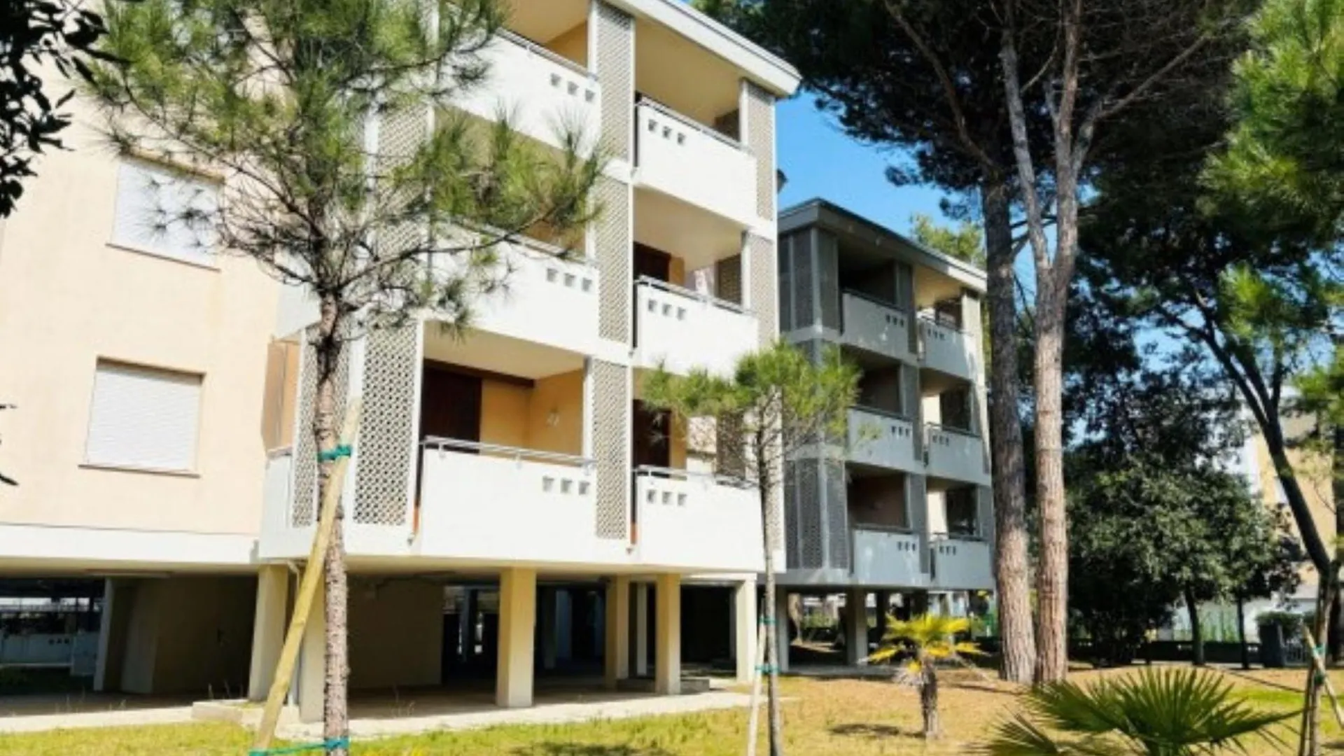 Flat In A Building Surrounded By A Garden Apartment Bibione